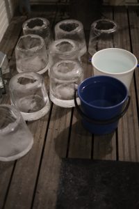 Jäälyhtyjen tekeminen